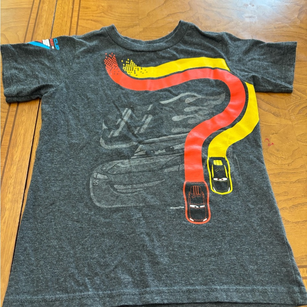 Disney lighting McQueen piston cup Gray T-Shirt‎ sz s (5/6)